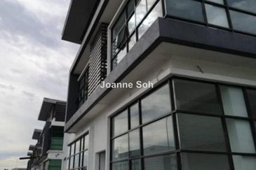 Bandar Bukit Raja 1.5storey Semi D factory 