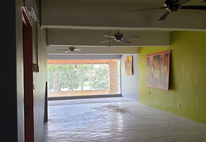 Shoplot Facing Road Freehold 3Storey For Sale