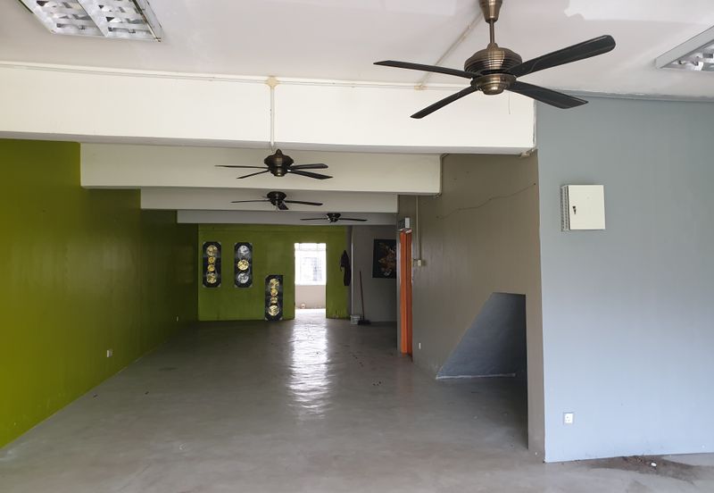 Shoplot Facing Road Freehold 3Storey For Sale