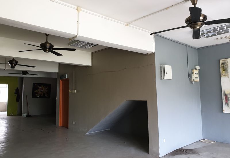 Shoplot Facing Road Freehold 3Storey For Sale