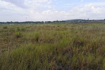 Agri Land industrial zoning at Sepang For Sale!