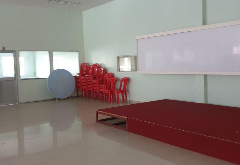 Nilai 4.47acres land Warehouse Freehold  For Sale!