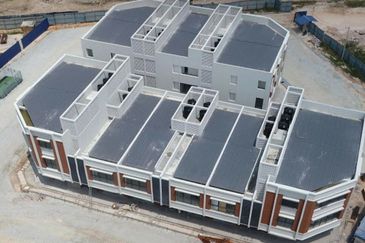 Corner shop at Sepang Brand New freehold Corner Shop For Sale!