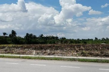 Agri Land in Industrial zoning 7.03acres For sale!