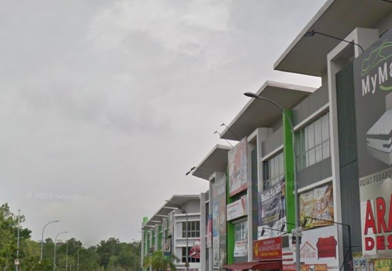 shop at Bandar Puteri Bangi freehold 3storey Fully tenanted For Sale!