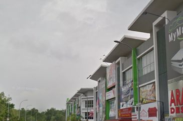 Bandar Puteri Bangi freehold 2units shoplots side by side Fully tenanted For Sale!