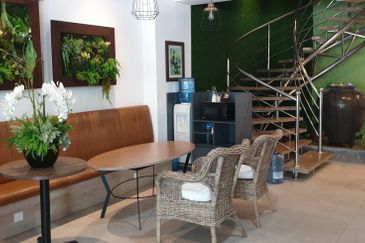 kuala lumpur enblock 7 storey 9 units of adjoining Commercial Building 