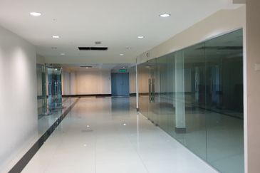 enblock retail building at kuala lumpur enblock 7 storey 9 units of adjoining Commercial Building 