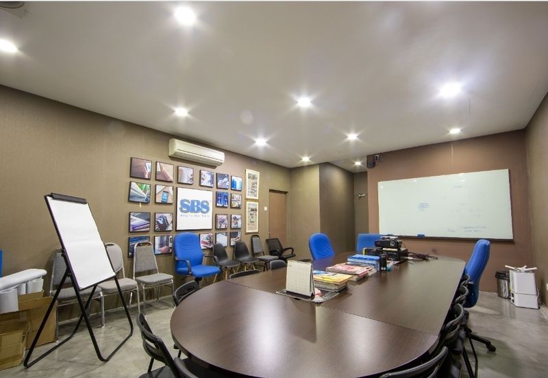 fully furnished Commercial Corporate Enblock office building near mrt3 at Bandar Sri damansara for sale