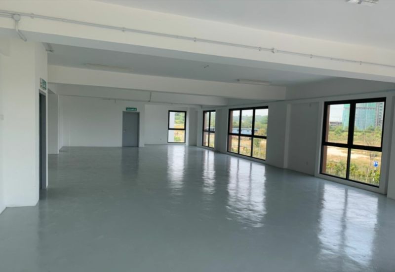 Corner shop at puchong freehold Corner shop with tenancy at Sepang Brand New For Sale!