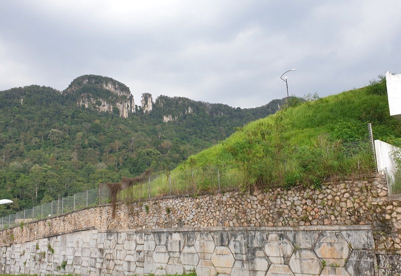 Sell under bank value Freehold Bungalow at Ulu Klang near KLCC 