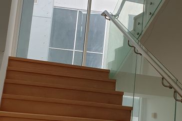 Sell under bank value Freehold Bungalow at Ulu Klang near KLCC 