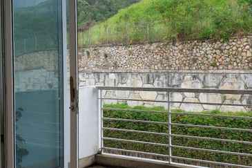 Sell under bank value Freehold Bungalow at Ulu Klang near KLCC 