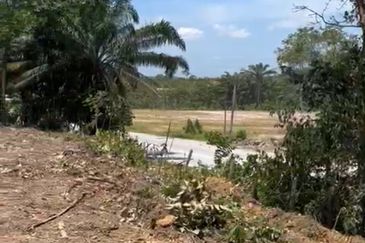 Commercial land at salak tinggi sepang for sale