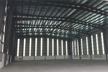 Newly build Warehouse in freehold 1acre land for sale 