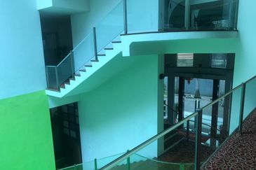 warehouse corporate enblock freehold 3.5storey Bungalow Factory at Puchong