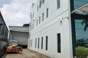 warehouse corporate enblock freehold 3.5storey Bungalow Factory at Puchong