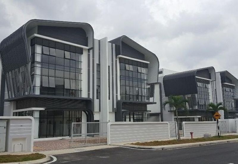 Semi d Freehold factory at Puchong for sale