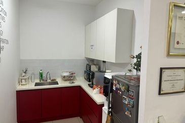 Semi d Freehold factory at Puchong for sale