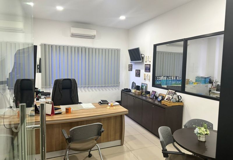 Semi d Freehold factory at Puchong for sale