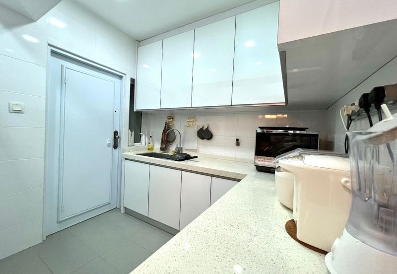 Anjung Hijau (Greenfield Apartment)