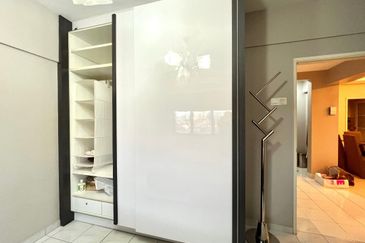 Anjung Hijau (Greenfield Apartment)