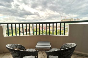 Anjung Hijau (Greenfield Apartment)