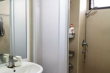 Anjung Hijau (Greenfield Apartment)