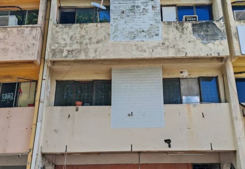 Enblock shoplot at Cheras 3storey intermediate shoplot for sale!!