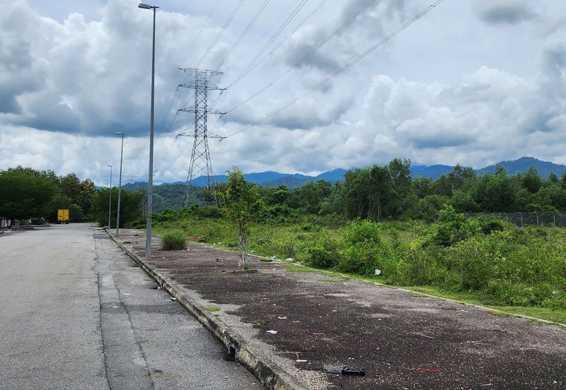 Industrial freehold land converted with premium paid at serendah for sale