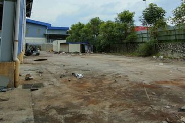 Nilai Warehouse For Rent!!