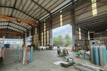 Freehold Warehouse at Nilai For Sale!!