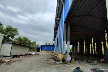 Freehold Warehouse at Nilai For Sale!!
