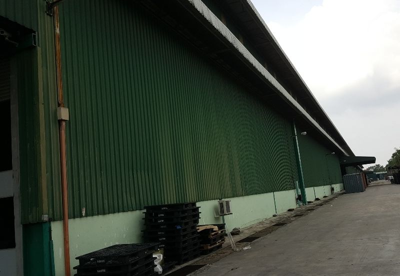 Warehouse at Shamelin cheras for sell !
