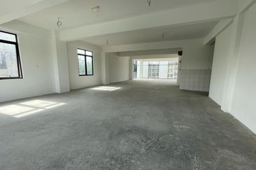 Cheras warehouse at Shamelin for sell !