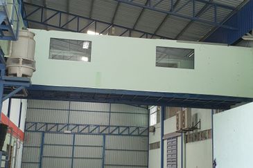 Warehouse at nilai with 4.47acres land For Sale!