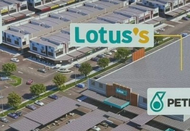 Commercial freehold land with 2 frontage at prime location for sale