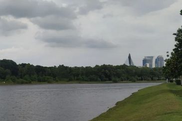 Perdana Lakeview East