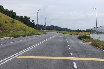 Batu Arang Industrial Land, Kota Puteri, Batu Aran