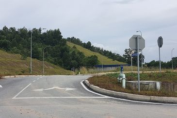 Batu Arang Industrial Land, Kota Puteri, Batu Aran
