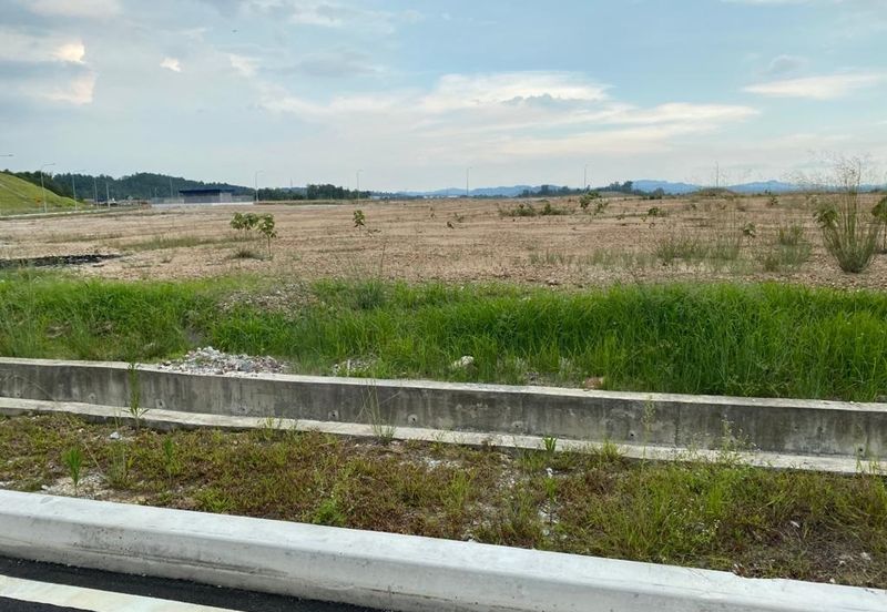 Batu Arang Industrial Land, Kota Puteri, Batu Aran