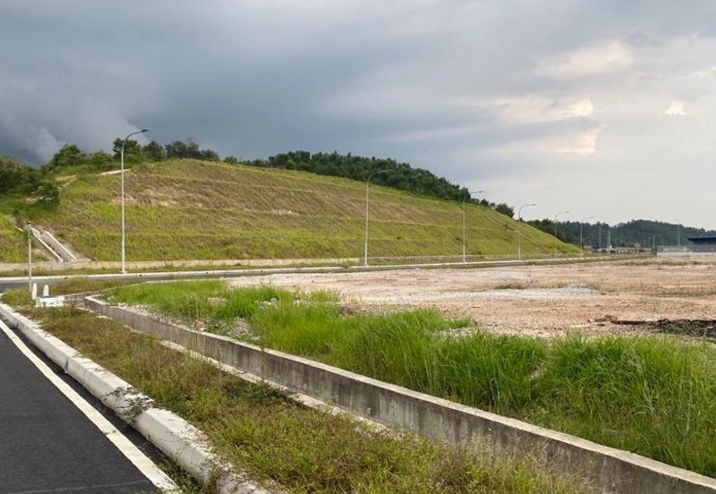 Batu Arang Industrial Land, Kota Puteri, Batu Aran