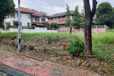 Bungalow Land Jalan Menara U8/8, Bukit Jelutong
