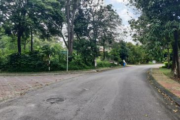 Bungalow Land Jalan Menara U8, Bukit Jelutong