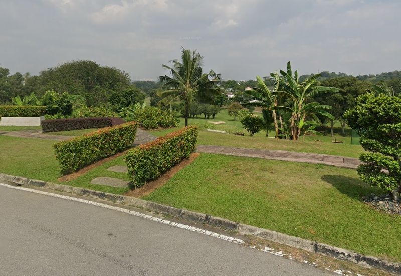 KGSAAS Golf Club, Seksyen 13