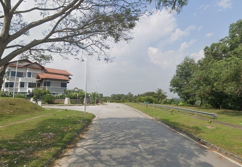 KGSAAS Golf Club, Seksyen 13