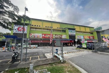 Damai Hillpark Ground Floor Shop for Rent, Near CS Supermarket