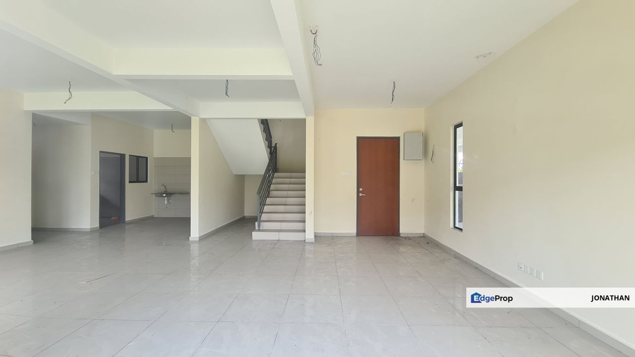 Full Loan 56x75 Super Large Corner Lot , Selangor, Rawang