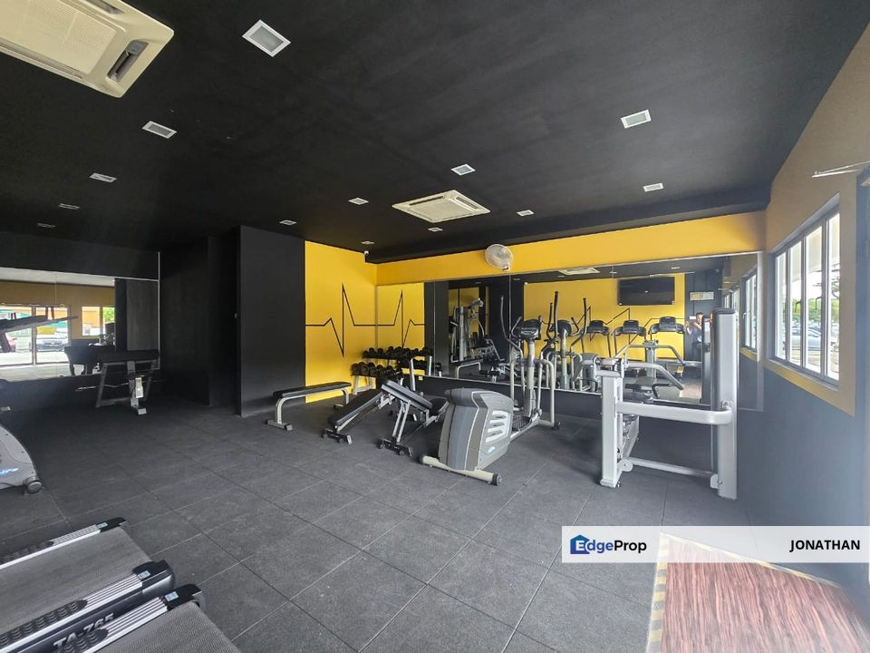 New painted 24h Gated Community 3r2b 2carpark Highy Floor, Selangor, Shah Alam