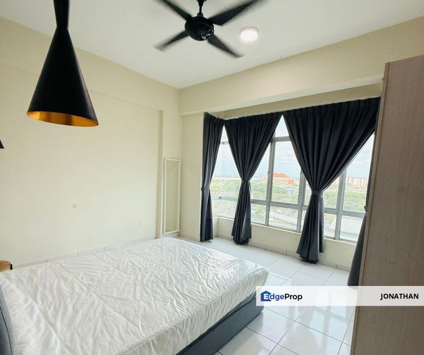 Fully Furnished with Minimalist Design High Floor, Selangor, Shah Alam